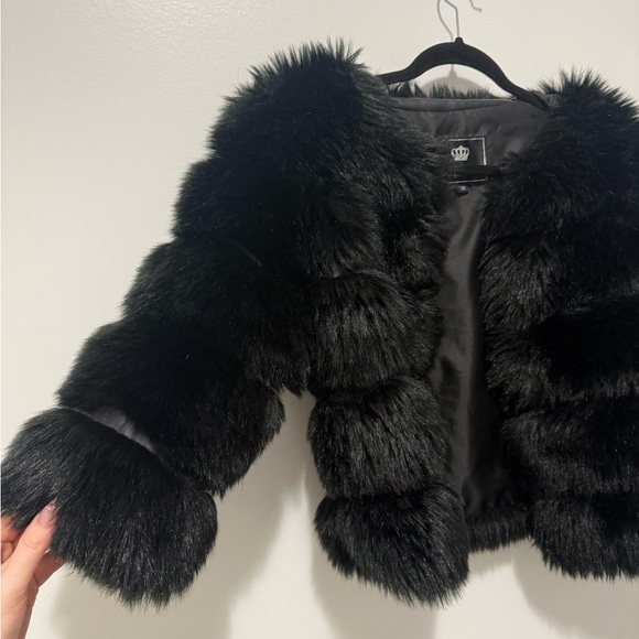 Luxurious Black Cropped Faux Fur Jacket 3/4 Sleeve | M (Fits Small) - Picture 4 of 4